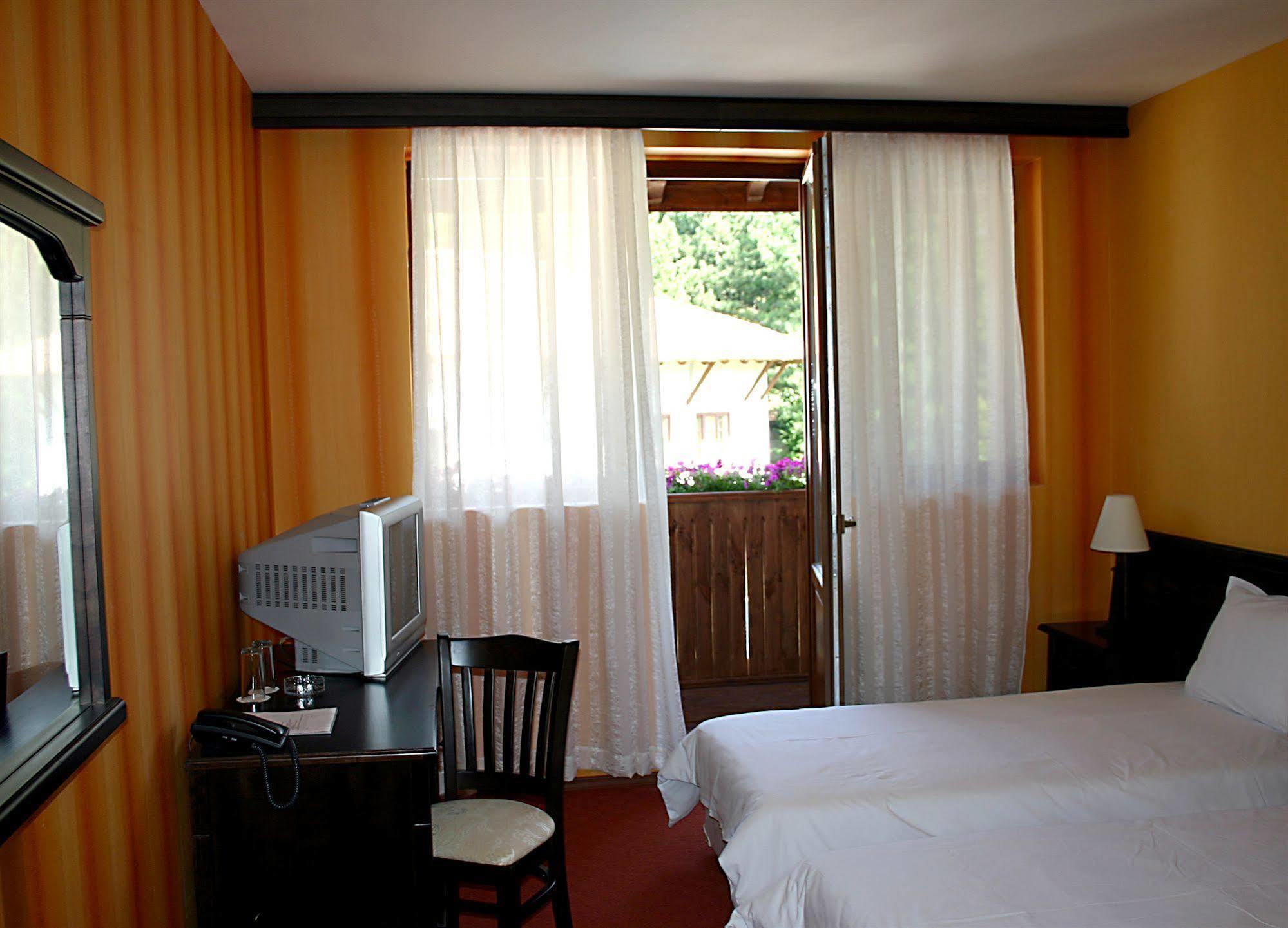 Hotel Izvora - Garden Retreat ارباناسي المظهر الخارجي الصورة